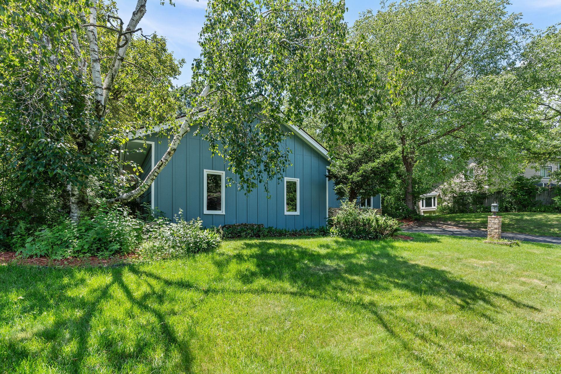 1592 Sherwood Court