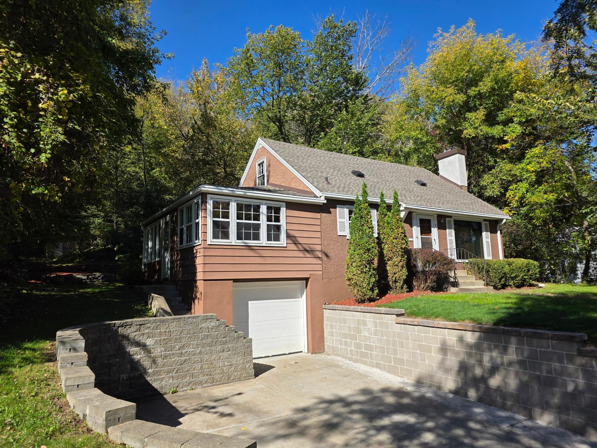 909 Old Lexington Avenue