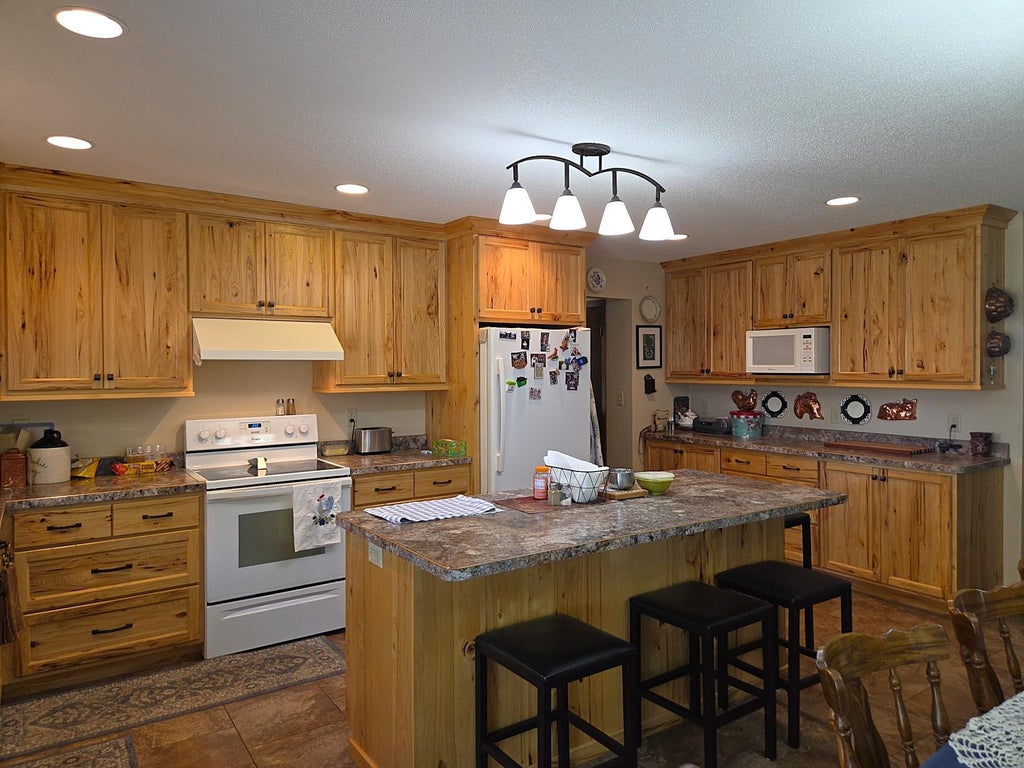 Photo of 1401 50th Avenue SE, Alexandria, MN 56308 (MLS # 7153893)