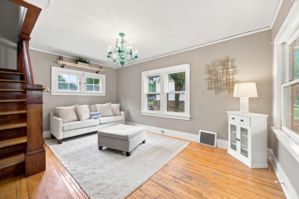 Photo of 4255 1st Avenue S, Minneapolis, MN 55409 (MLS # 7115013)
