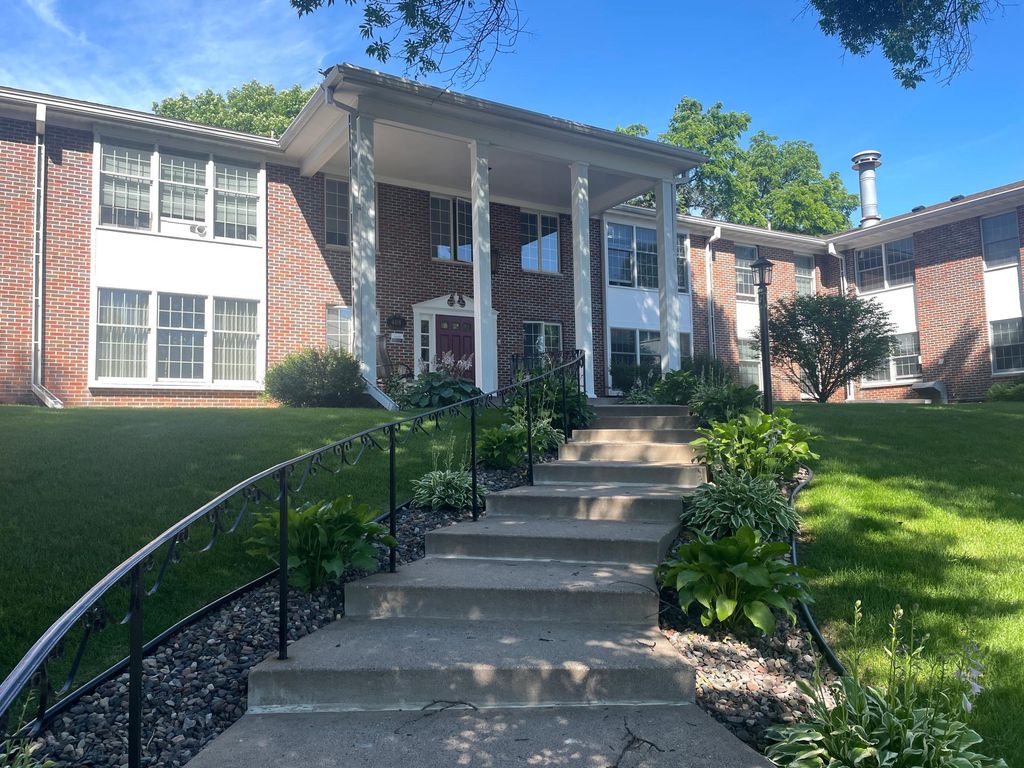 Photo of 408 3rd Street N #104, Stillwater, MN 55082 (MLS # 7105458)