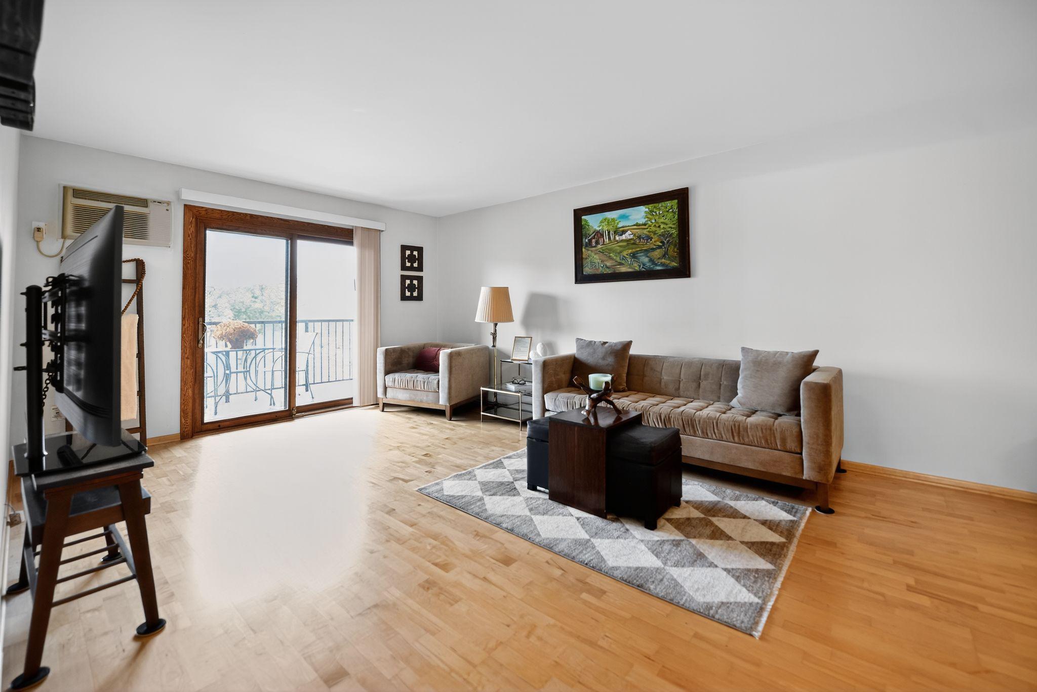2700 Oxford Street N 135