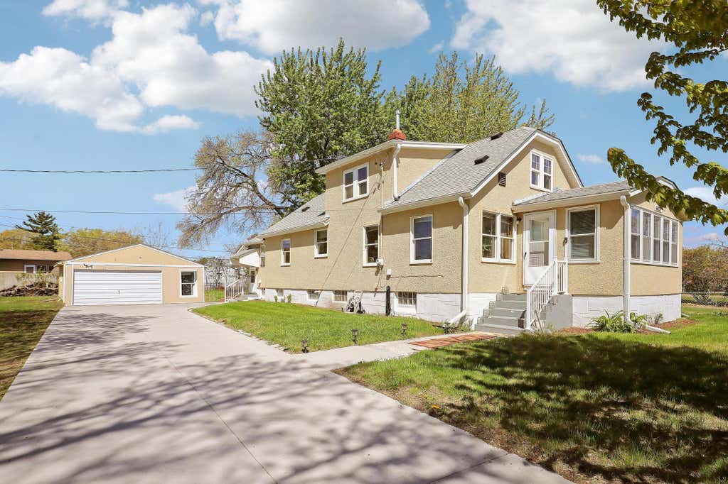 Photo of 6425 Fremont Avenue N, Brooklyn Center, MN 55430 (MLS # 7092853)