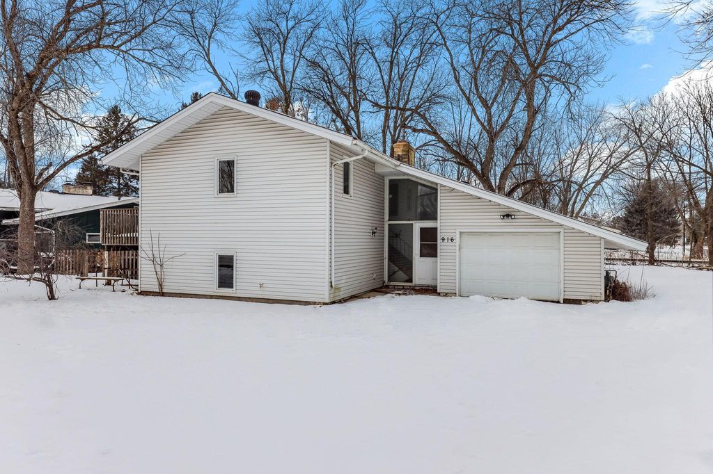 Photo of 916 Honeysuckle Lane, Farmington, MN 55024 (MLS # 7002151)