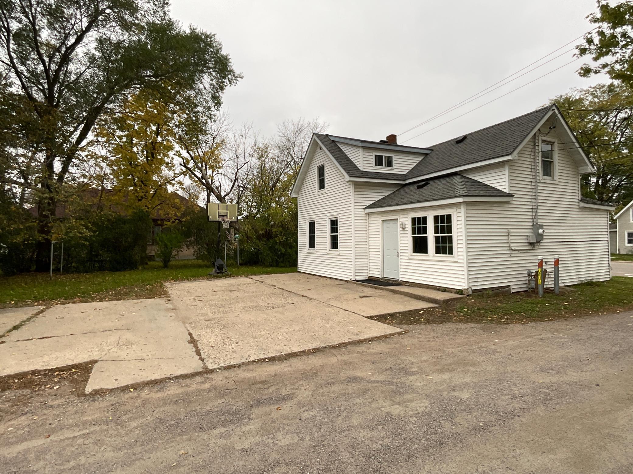 214 W Minnesota Street