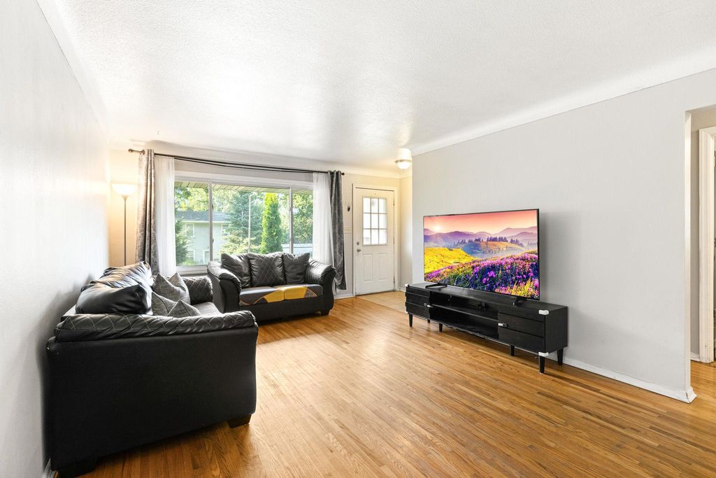 Photo of 510 Wyoming Street E, Saint Paul, MN 55107 (MLS # 7022949)