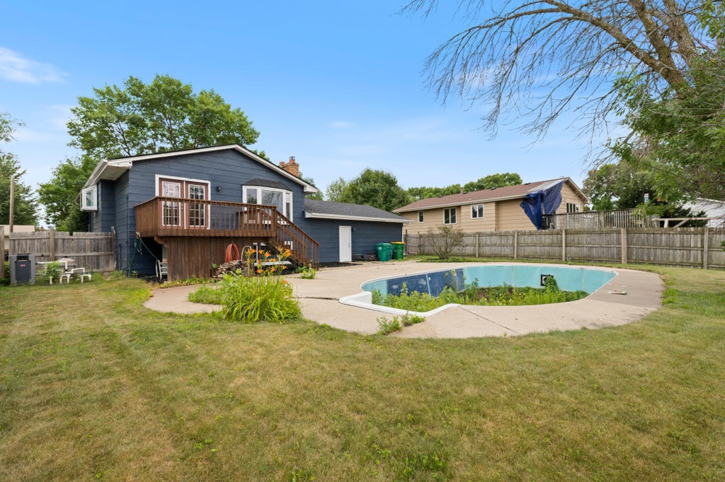 Photo of 8117 Florida Court N, Brooklyn Park, MN 55445 (MLS # 7127257)