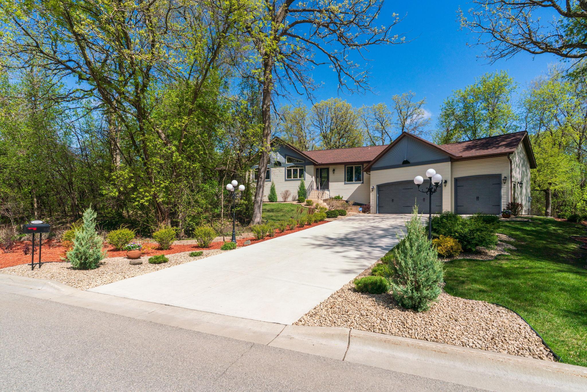 1201 93rd Street E