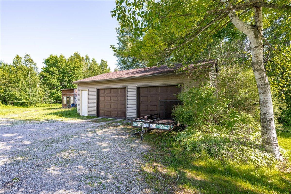 4588 Caribou Lake Road