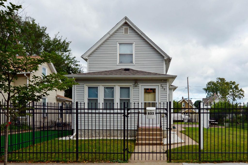 Photo of 653 Thomas Avenue, Saint Paul, MN 55104 (MLS # 6824462)