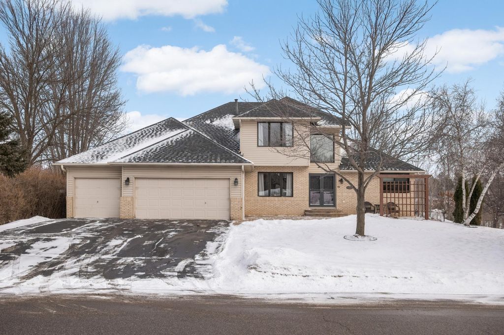 Photo of 4751 Helmo Avenue N, Oakdale, MN 55128 (MLS # 7008010)