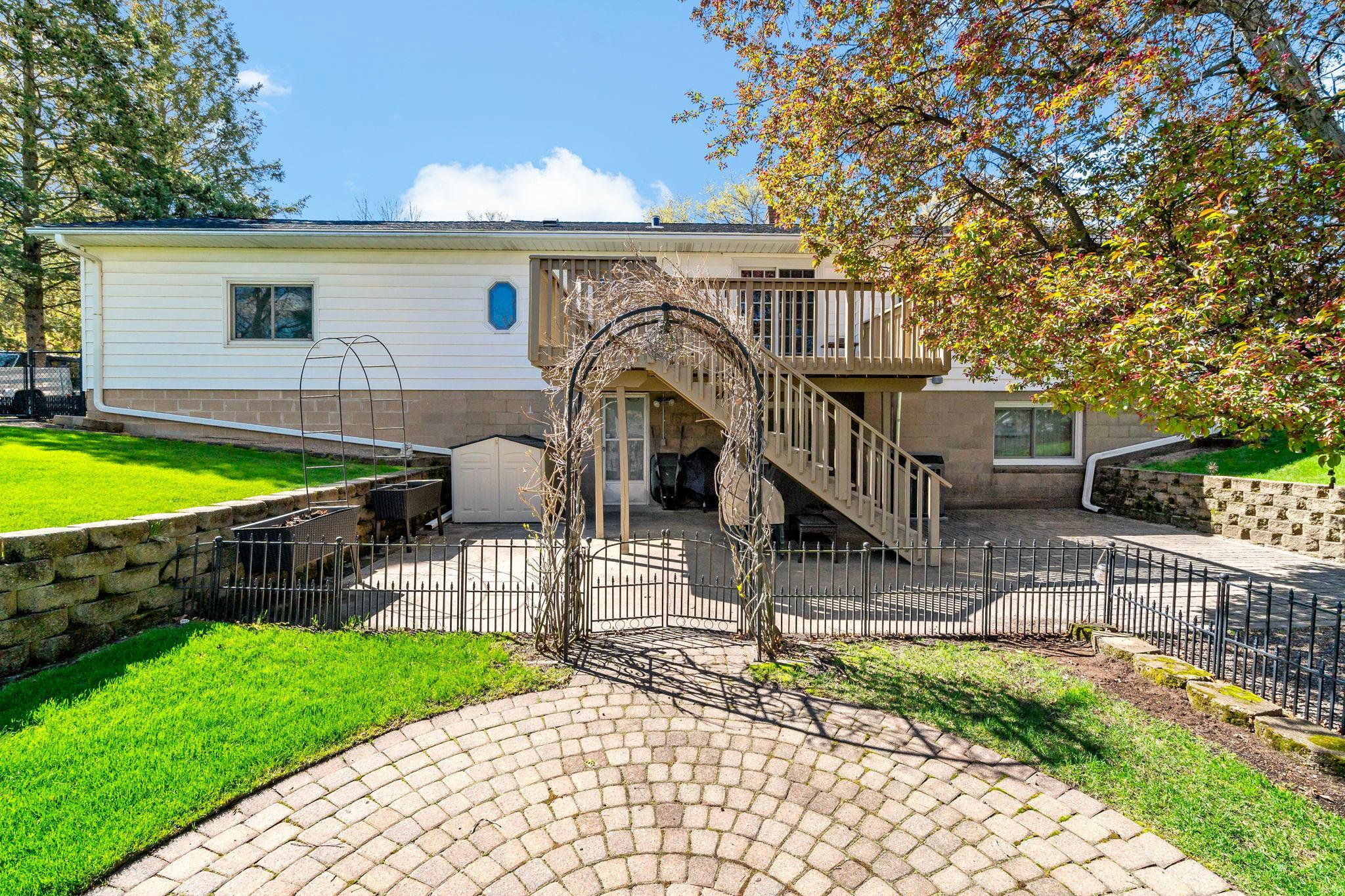 39 Labore Avenue
