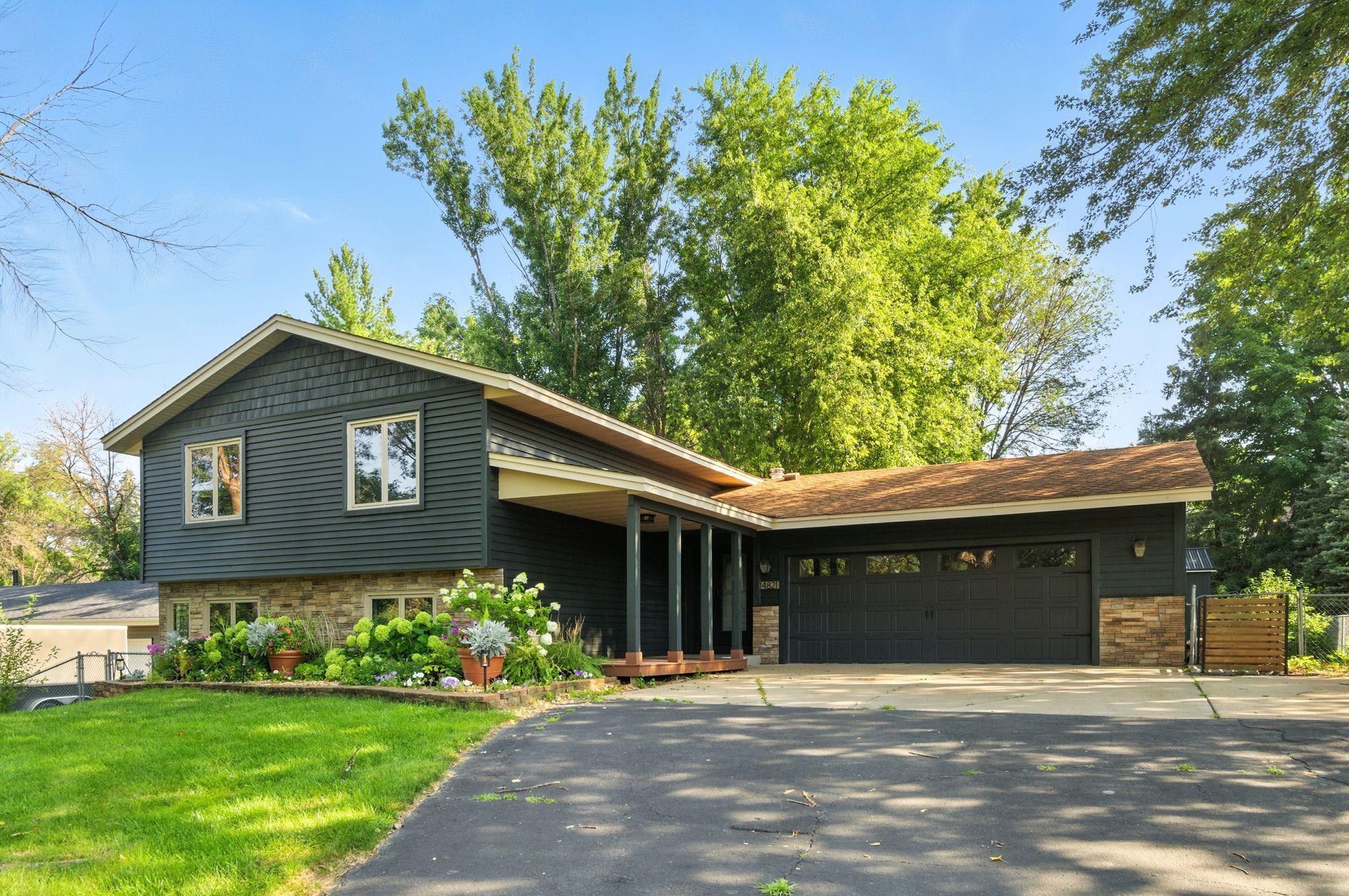 14821 Oakland Beach Avenue SE