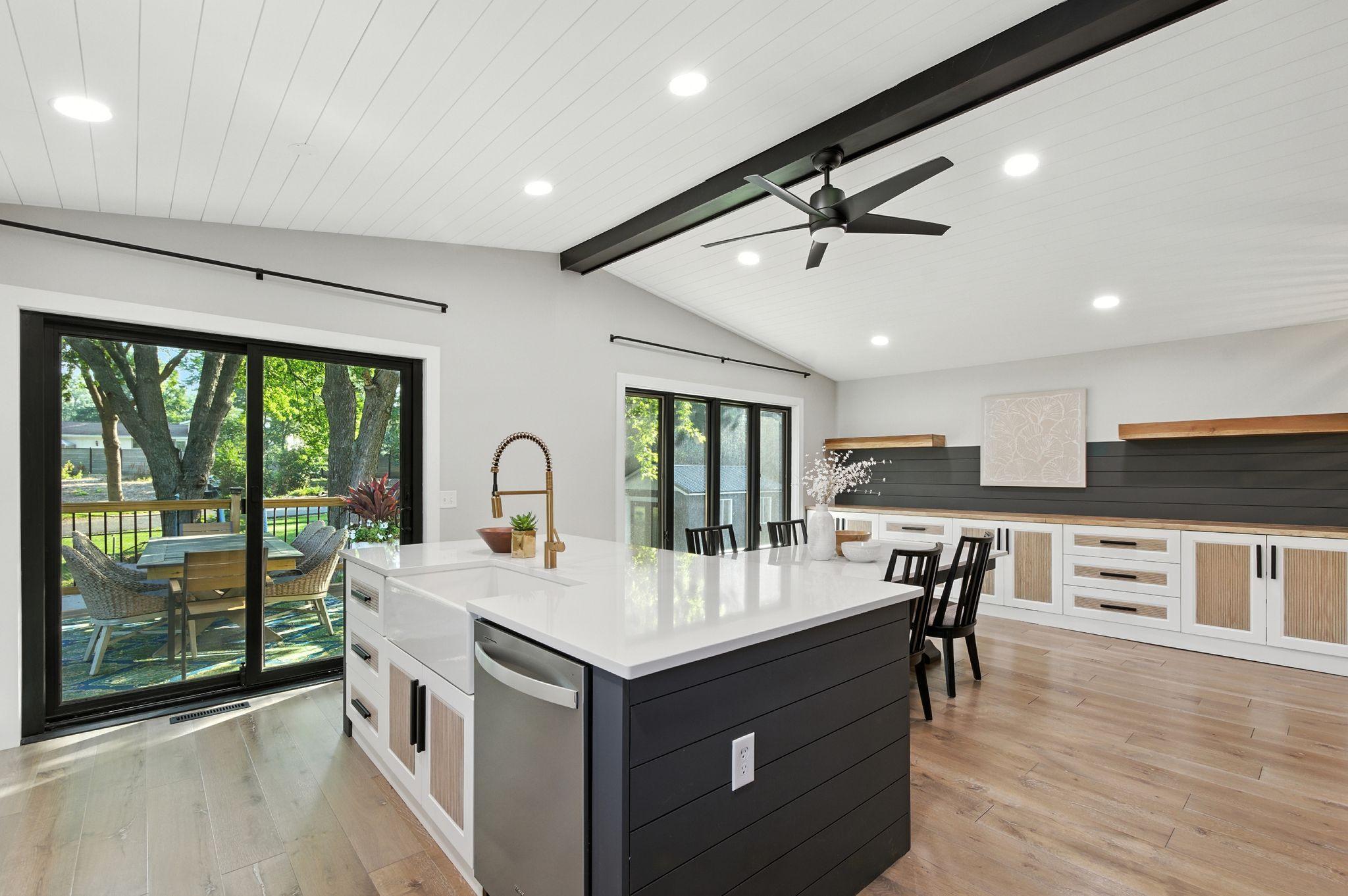 14821 Oakland Beach Avenue SE