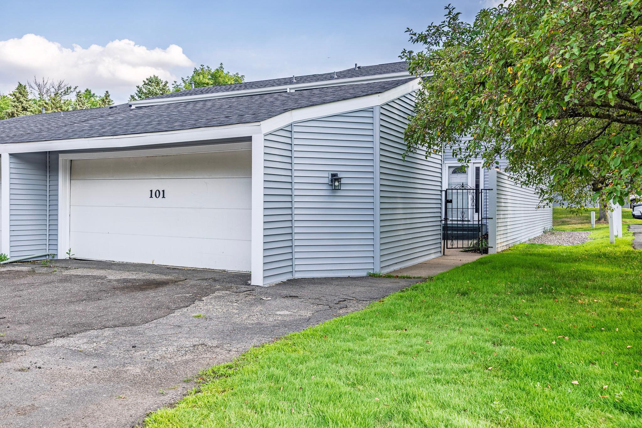 101 Canabury Court