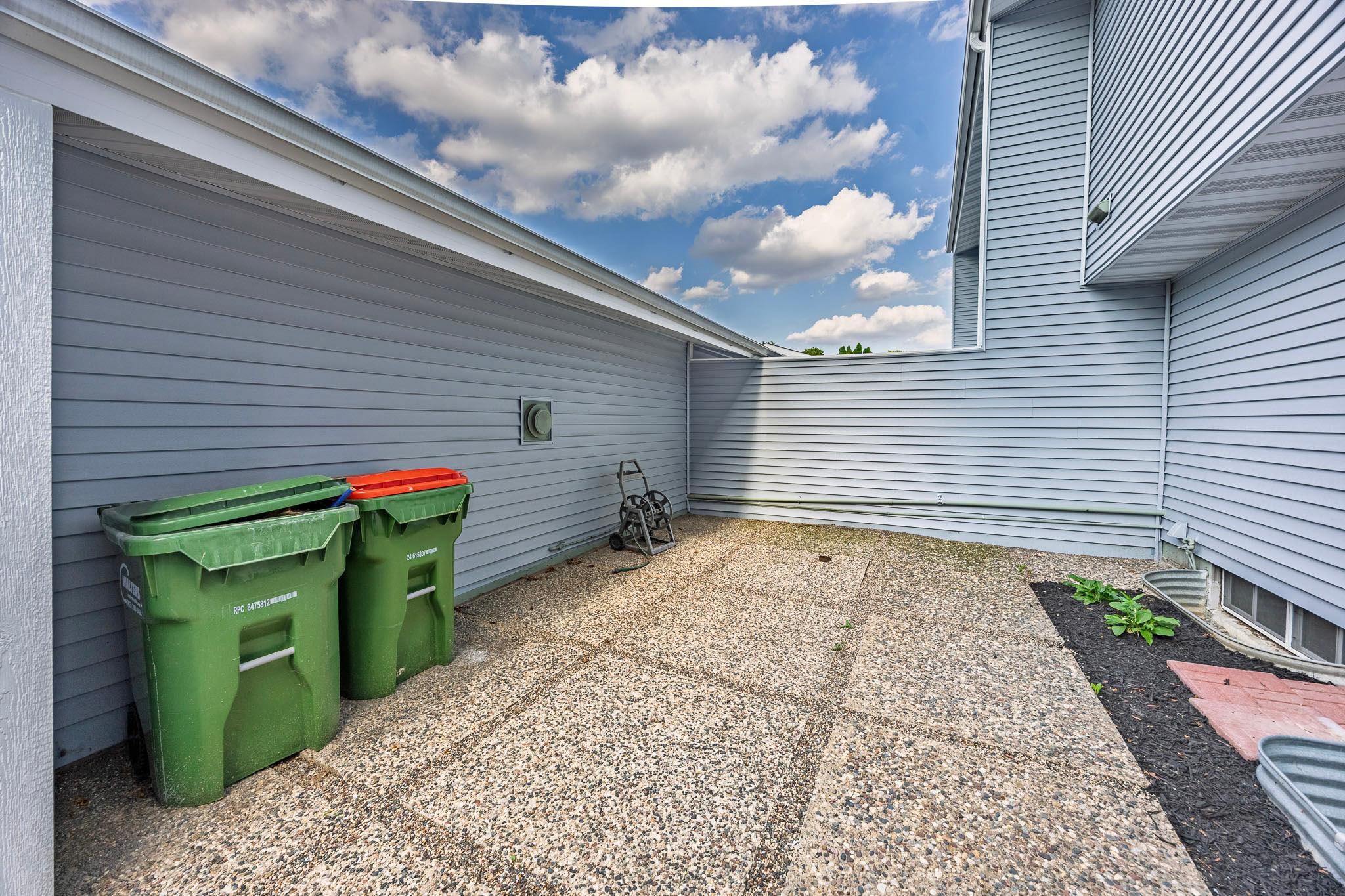 101 Canabury Court