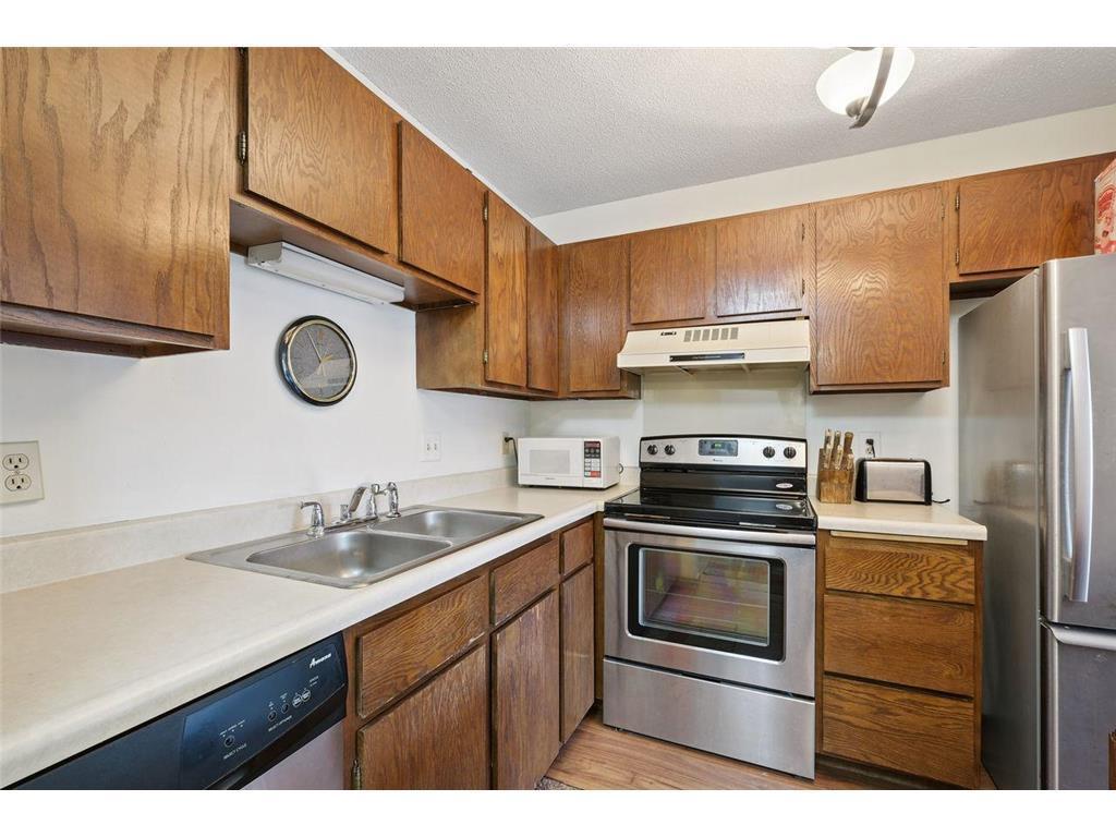 26 10th Street W 1005