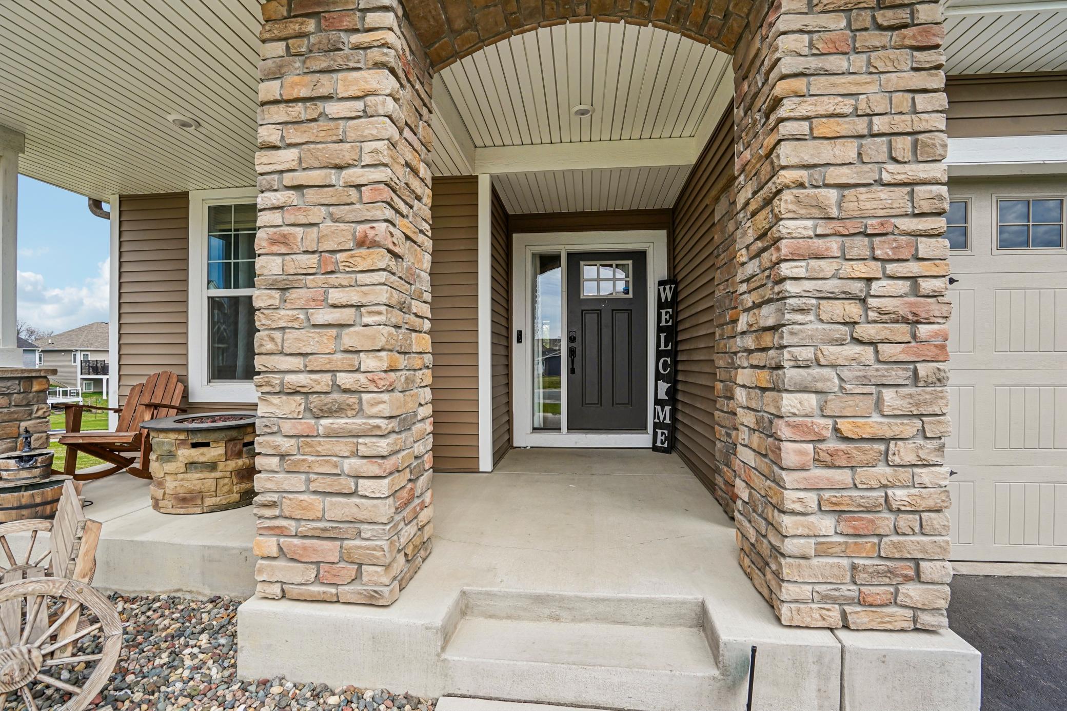 5928 Pinnacle Circle NE