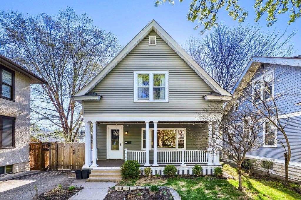 Photo of 3925 Blaisdell Avenue, Minneapolis, MN 55409 (MLS # 7062317)