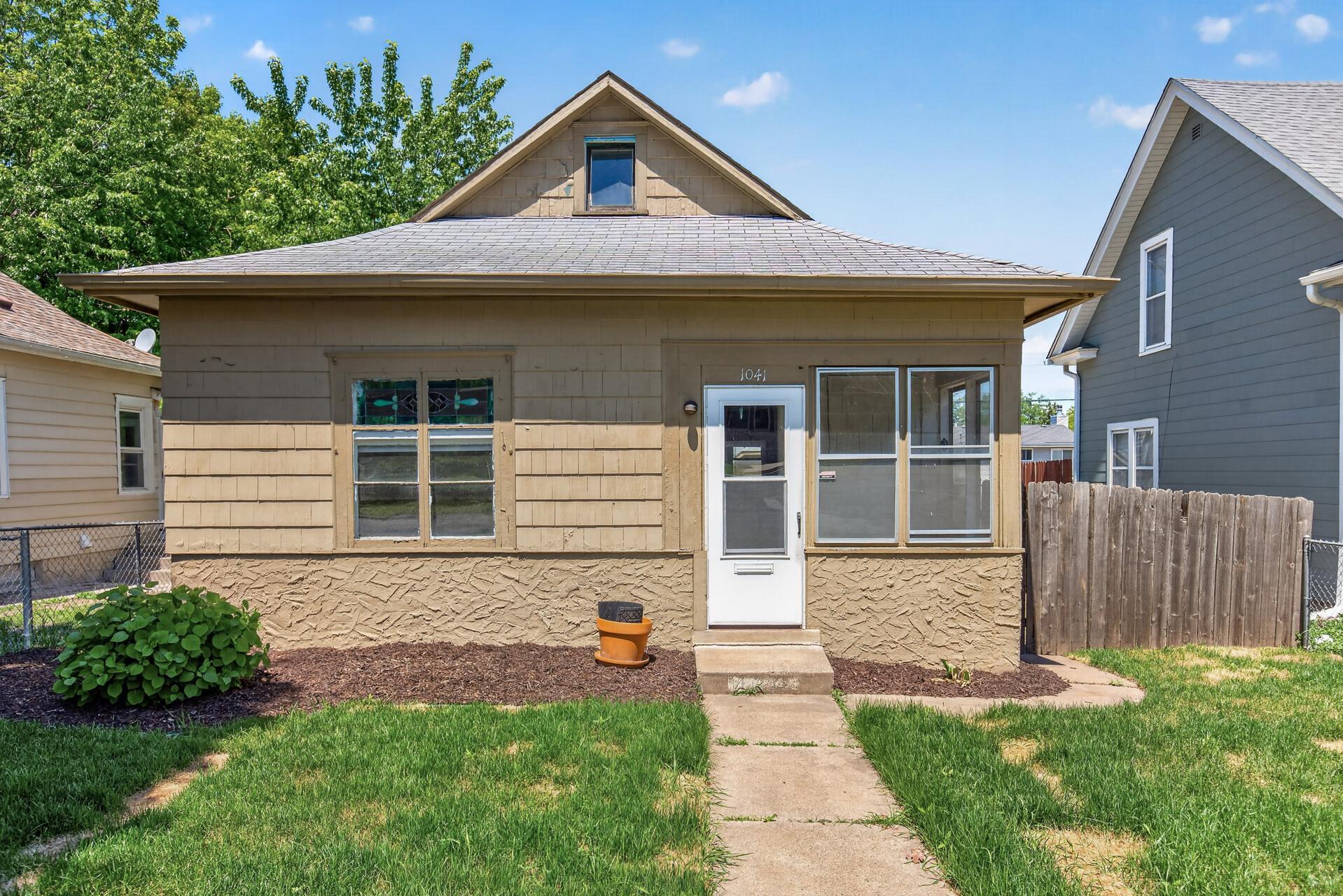 1041 Magnolia Avenue E