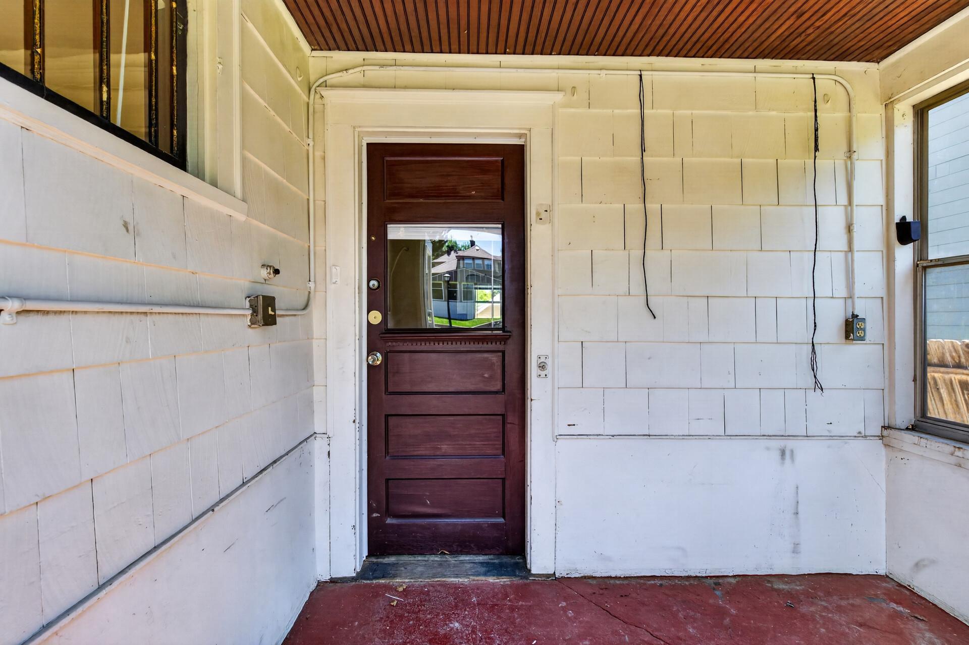 1041 Magnolia Avenue E
