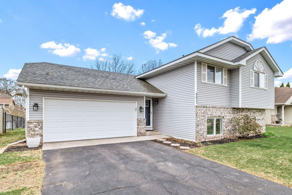 Photo of 9623 Hamlet Avenue S, Cottage Grove, MN 55016 (MLS # 7056963)