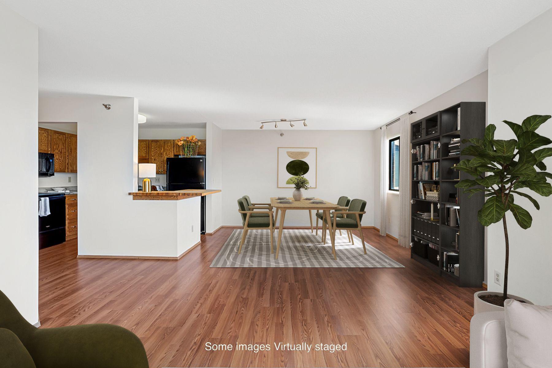 78 10th Street E 2902