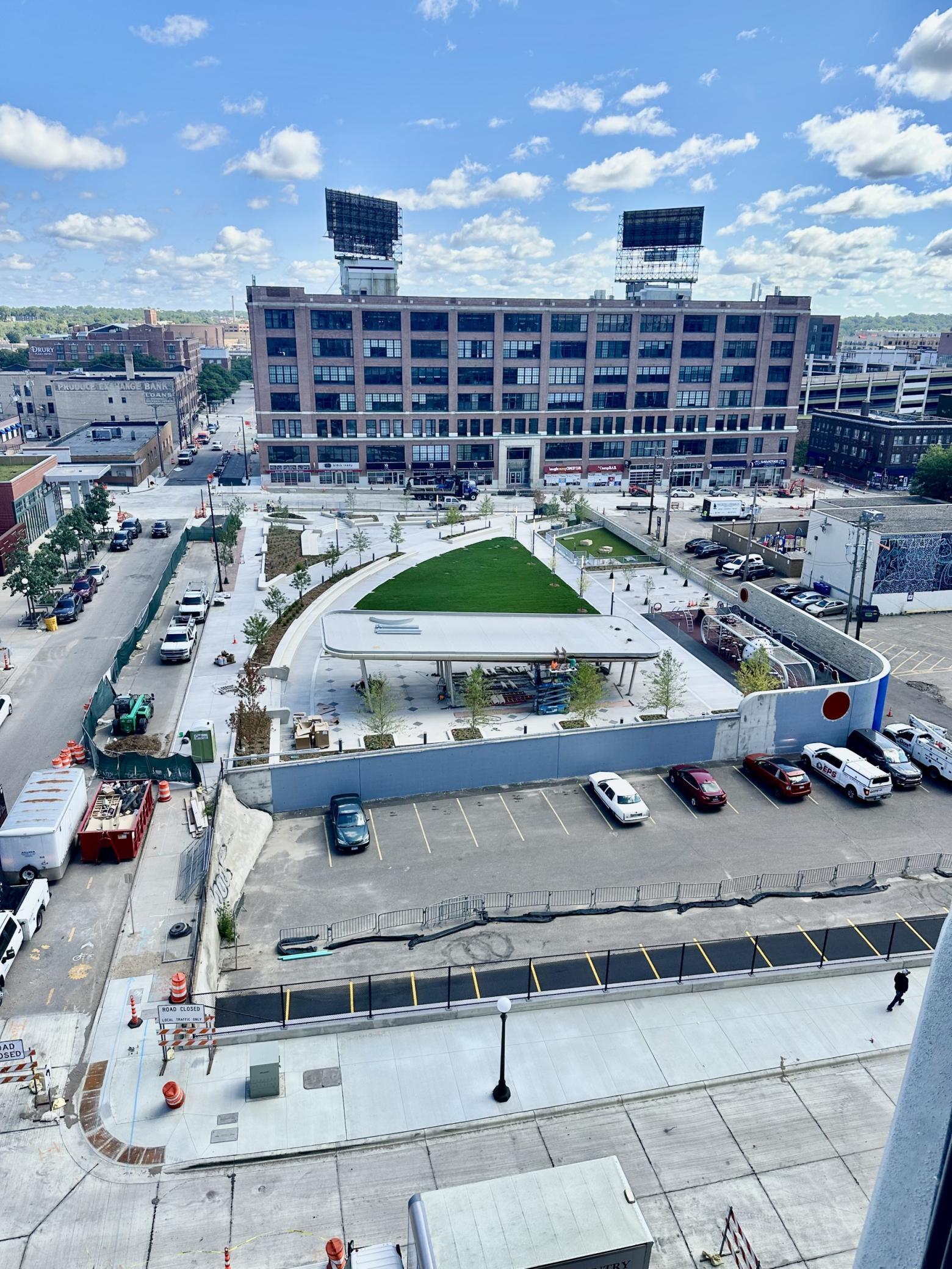 78 10th Street E 2902