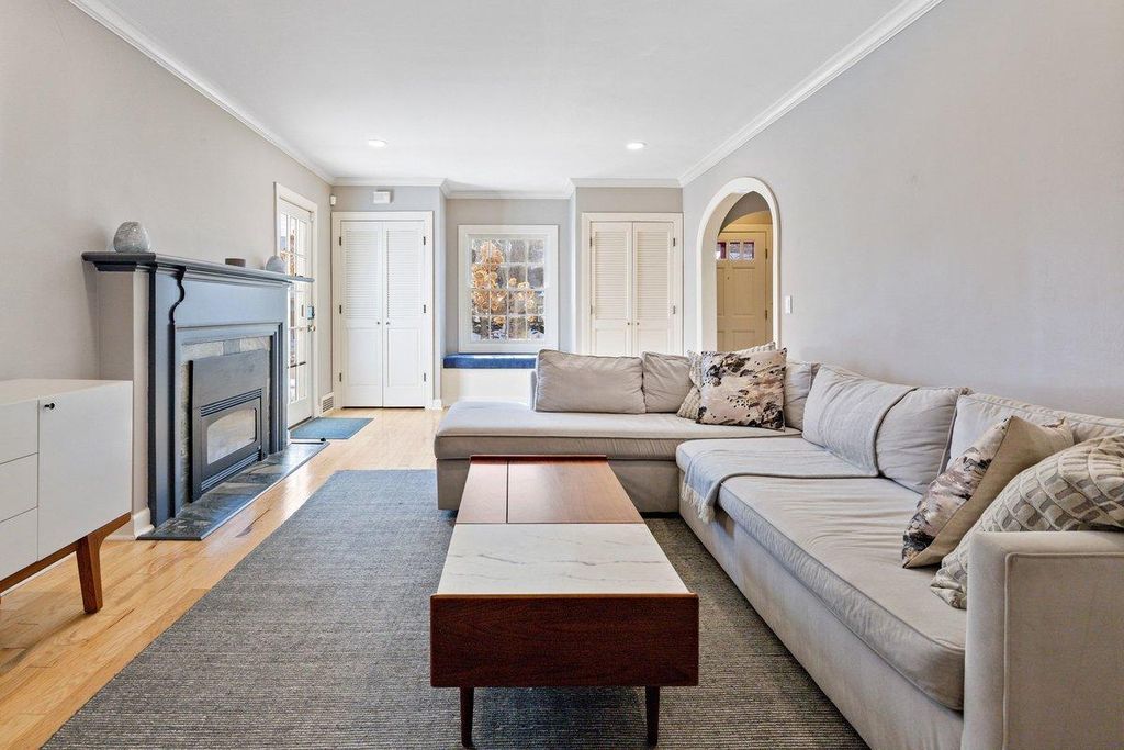 Photo of 4058 Sunnyside Road, Edina, MN 55424 (MLS # 7020366)