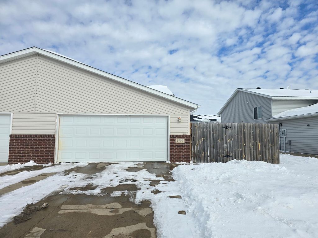 Photo of 1702 41ST Avenue S, Moorhead, MN 56560 (MLS # 7027539)
