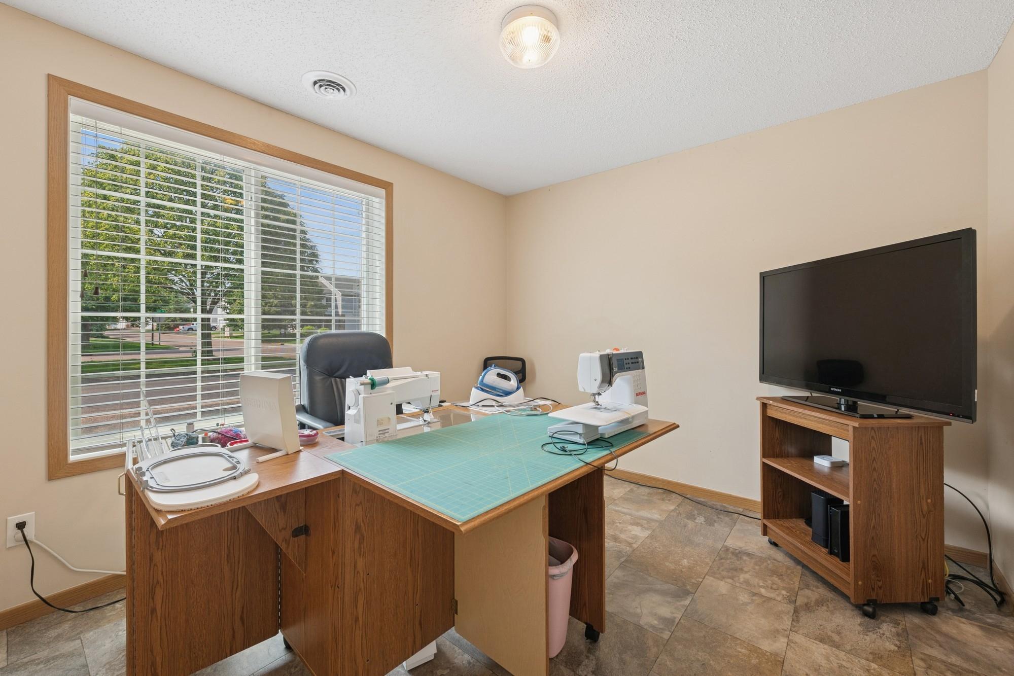 15548 Float Lane 104