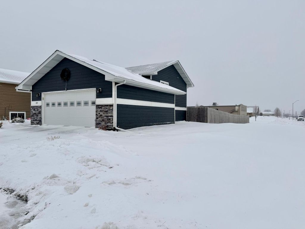 Photo of 1727 Grand Avenue, Worthington, MN 56187 (MLS # 6825084)