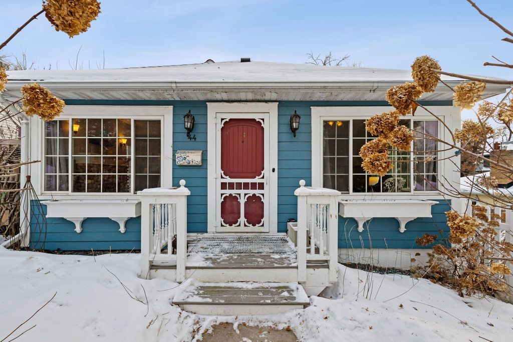 Photo of 44 Grove Street, Mahtomedi, MN 55115 (MLS # 7007389)