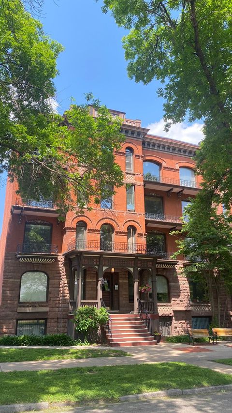 703 Laurel Avenue 4W Saint Paul MN 55104