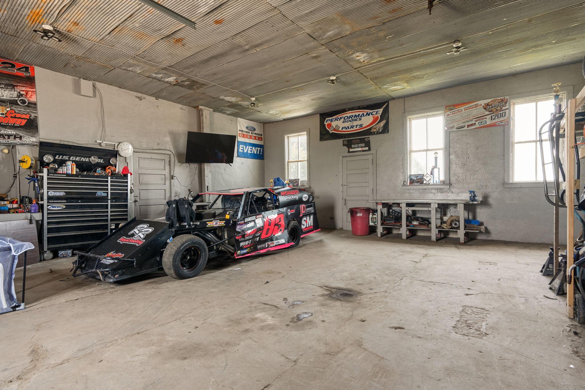 Ellendale, Minnesota 56026, United States, 3 Bedrooms Bedrooms, ,2 BathroomsBathrooms,Residential,Pending Sale,183446