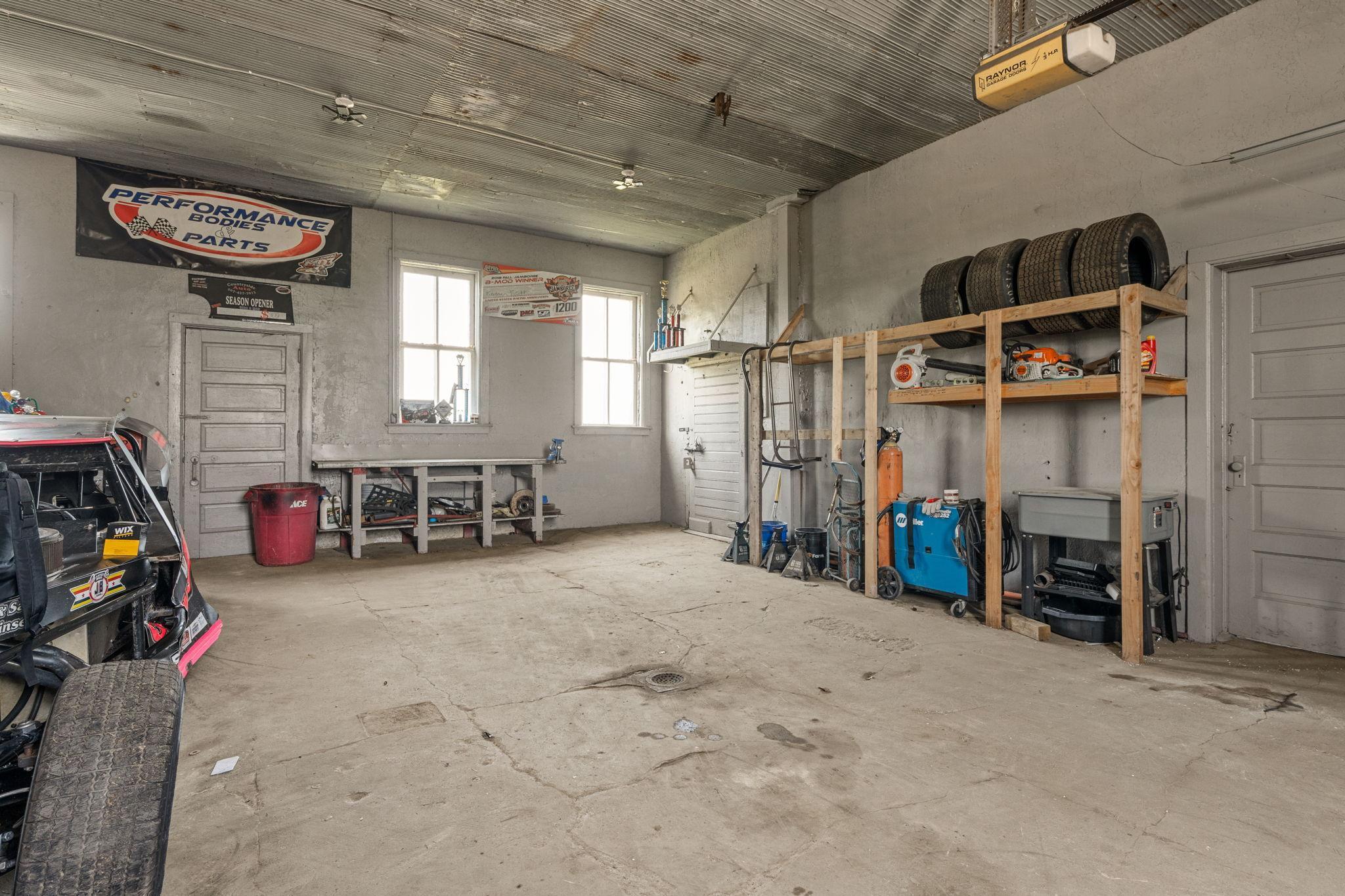 Ellendale, Minnesota 56026, United States, 3 Bedrooms Bedrooms, ,2 BathroomsBathrooms,Residential,Pending Sale,183446