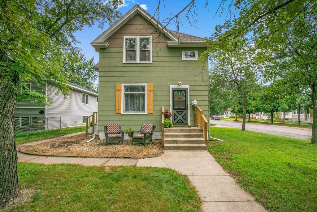 Photo of 801 15th Avenue S, Saint Cloud, MN 56301 (MLS # 6819411)