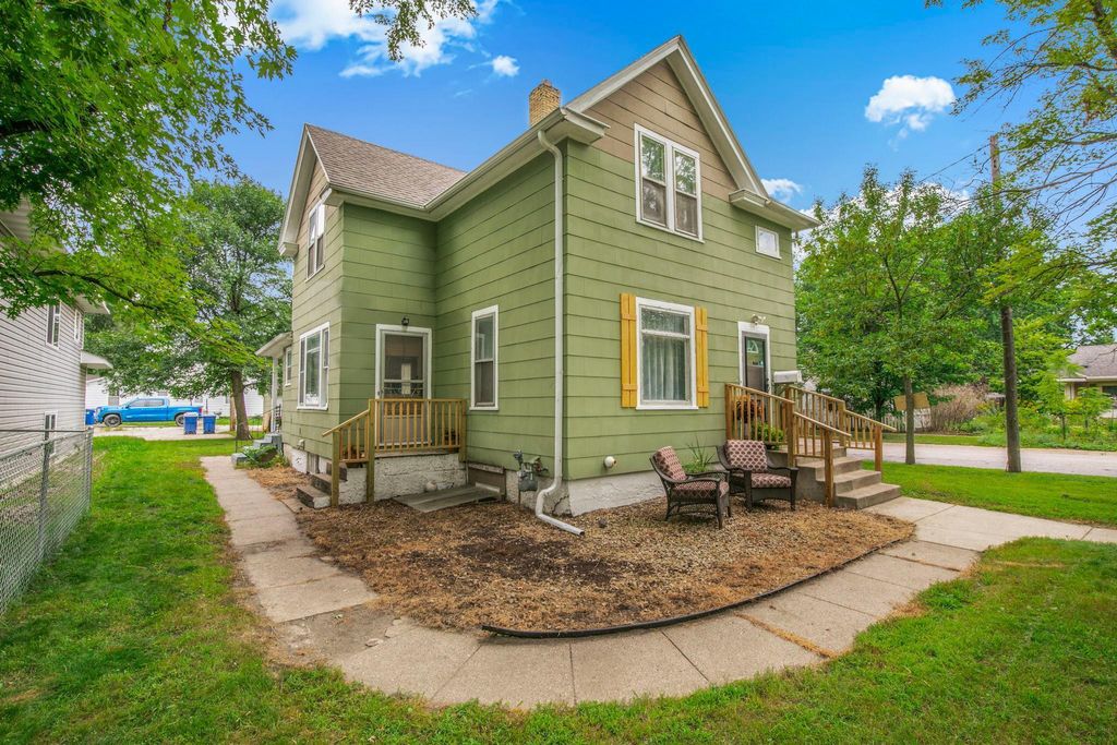 Photo of 801 15th Avenue S, Saint Cloud, MN 56301 (MLS # 6819411)