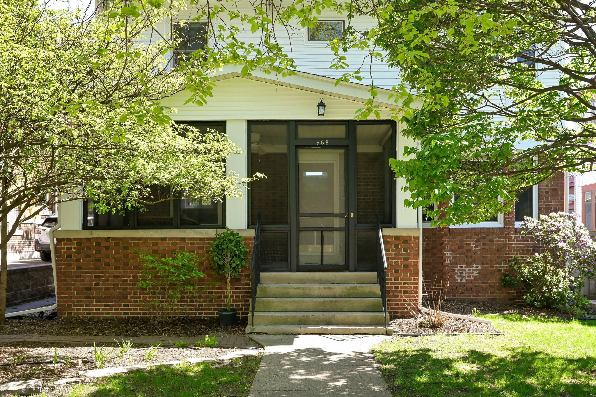 968 Lincoln Avenue