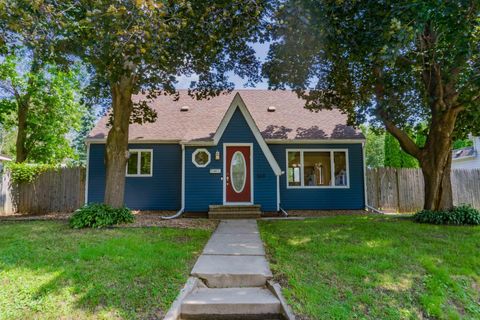 Photo of 569 Glen Street SW, Hutchinson, MN 55350 (MLS # 6771991)