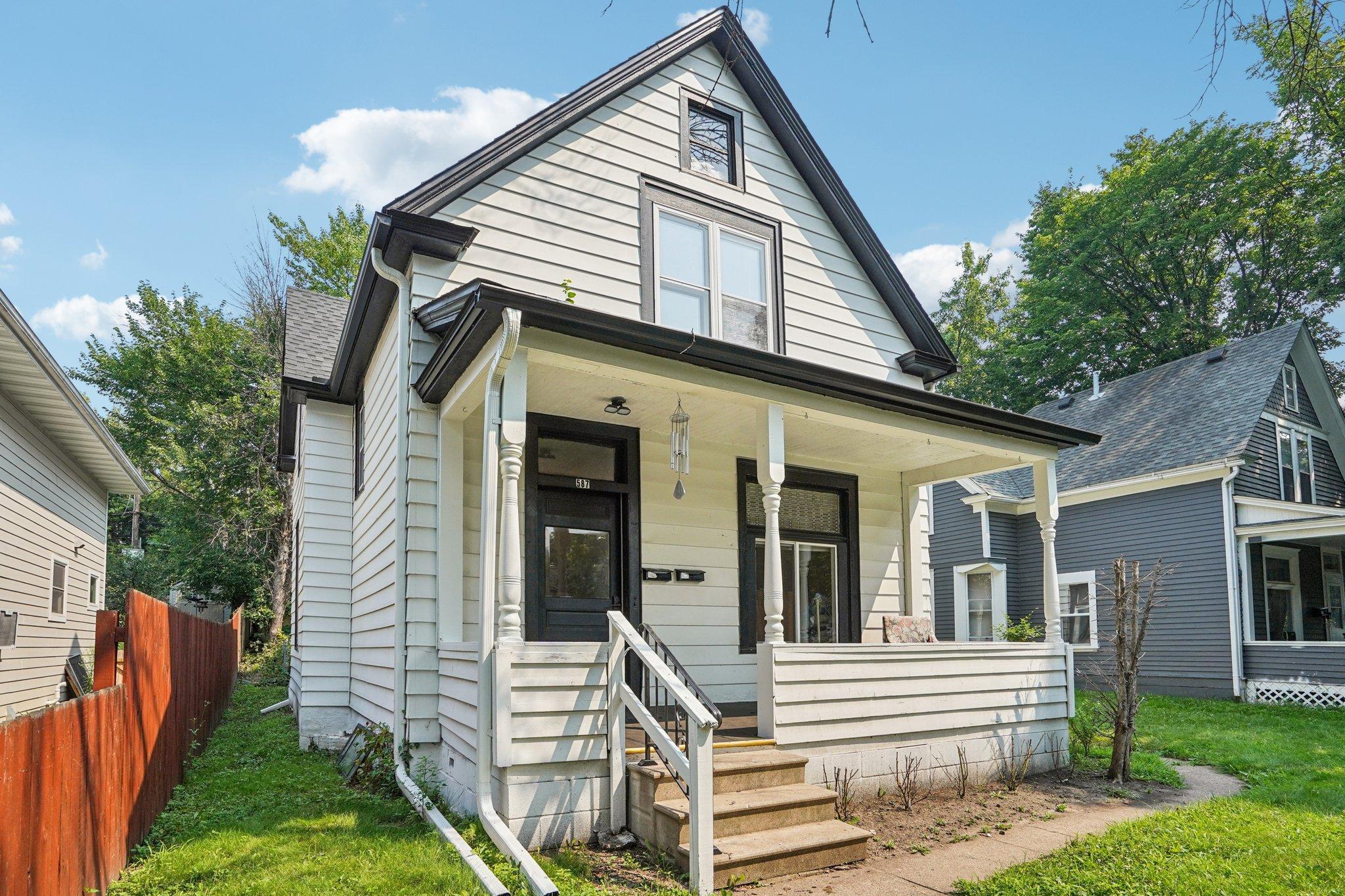 587 Cook Avenue E