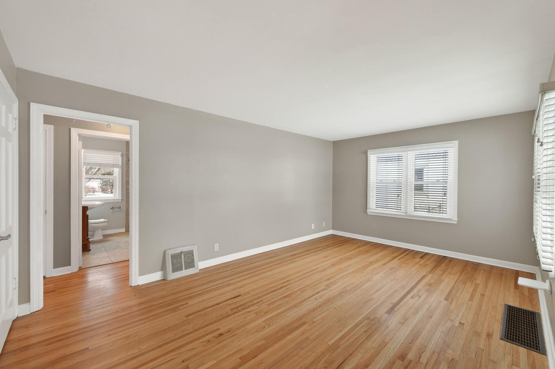 7415 Wentworth Avenue