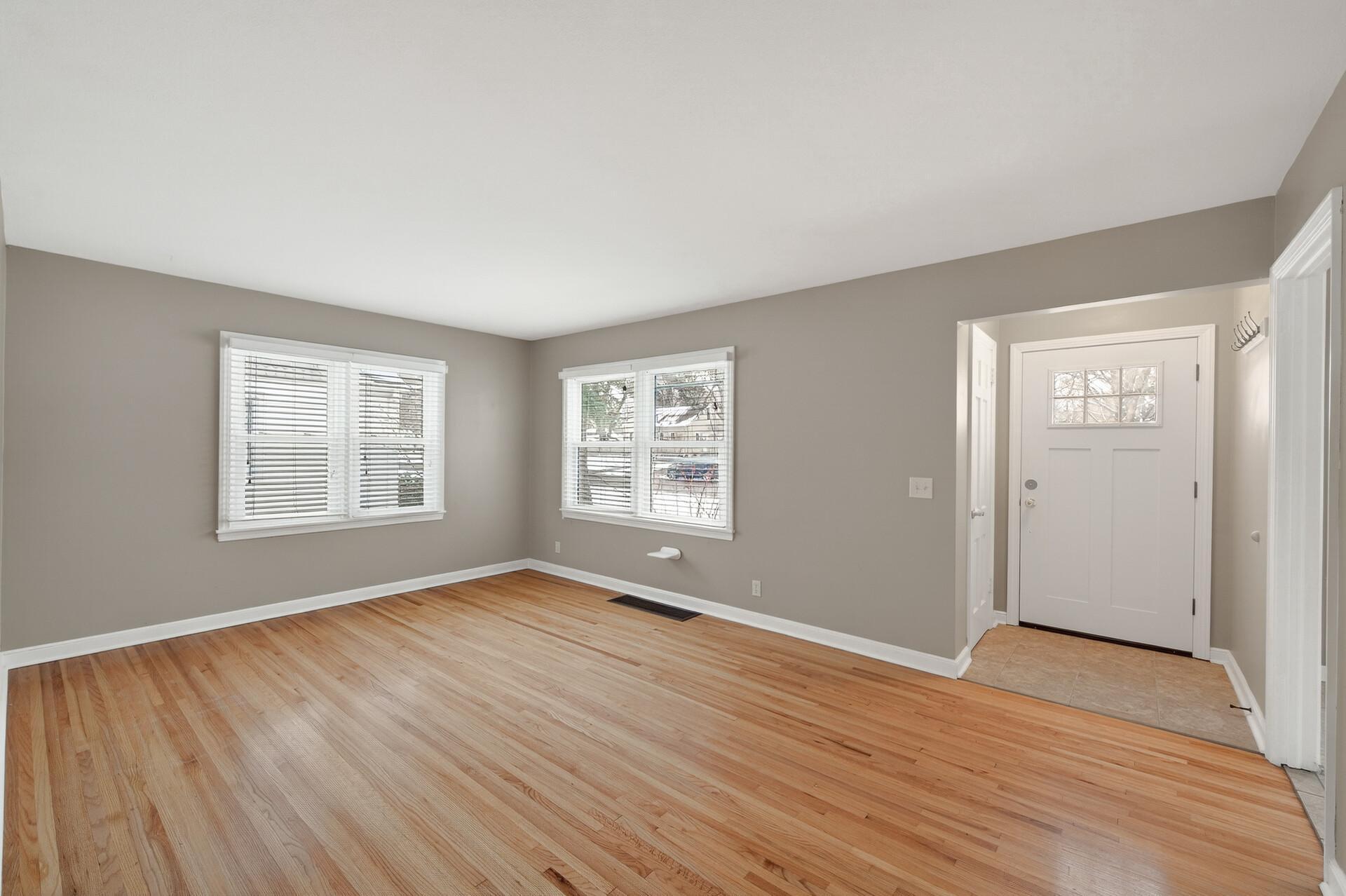 7415 Wentworth Avenue