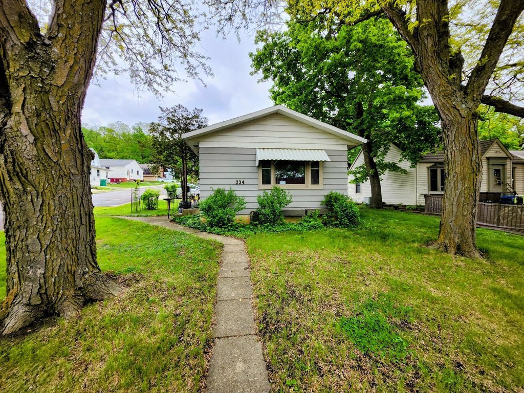 Photo of 234 River Street, Jackson, MN 56143 (MLS # 7078914)
