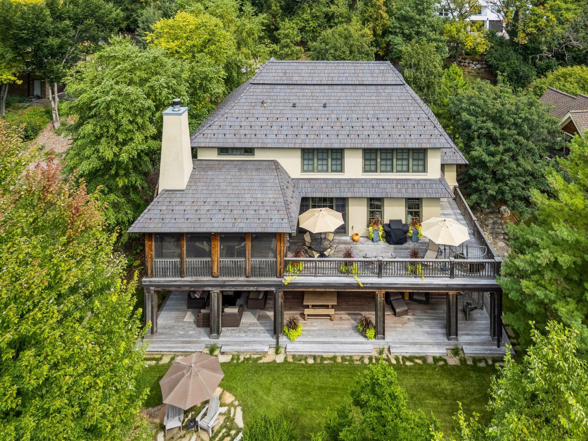 800 Westwood Drive S