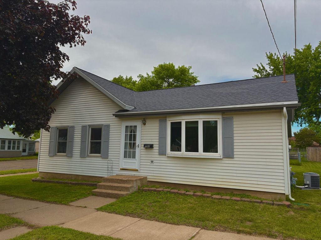 Photo of 752 E Mark Street, Winona, MN 55987 (MLS # 7079258)