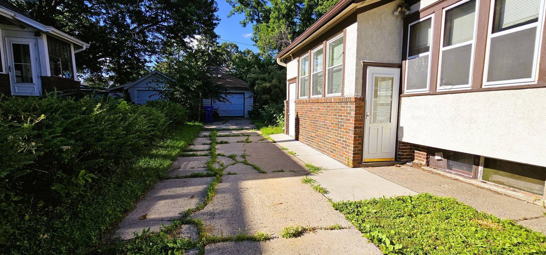 311 George Street W