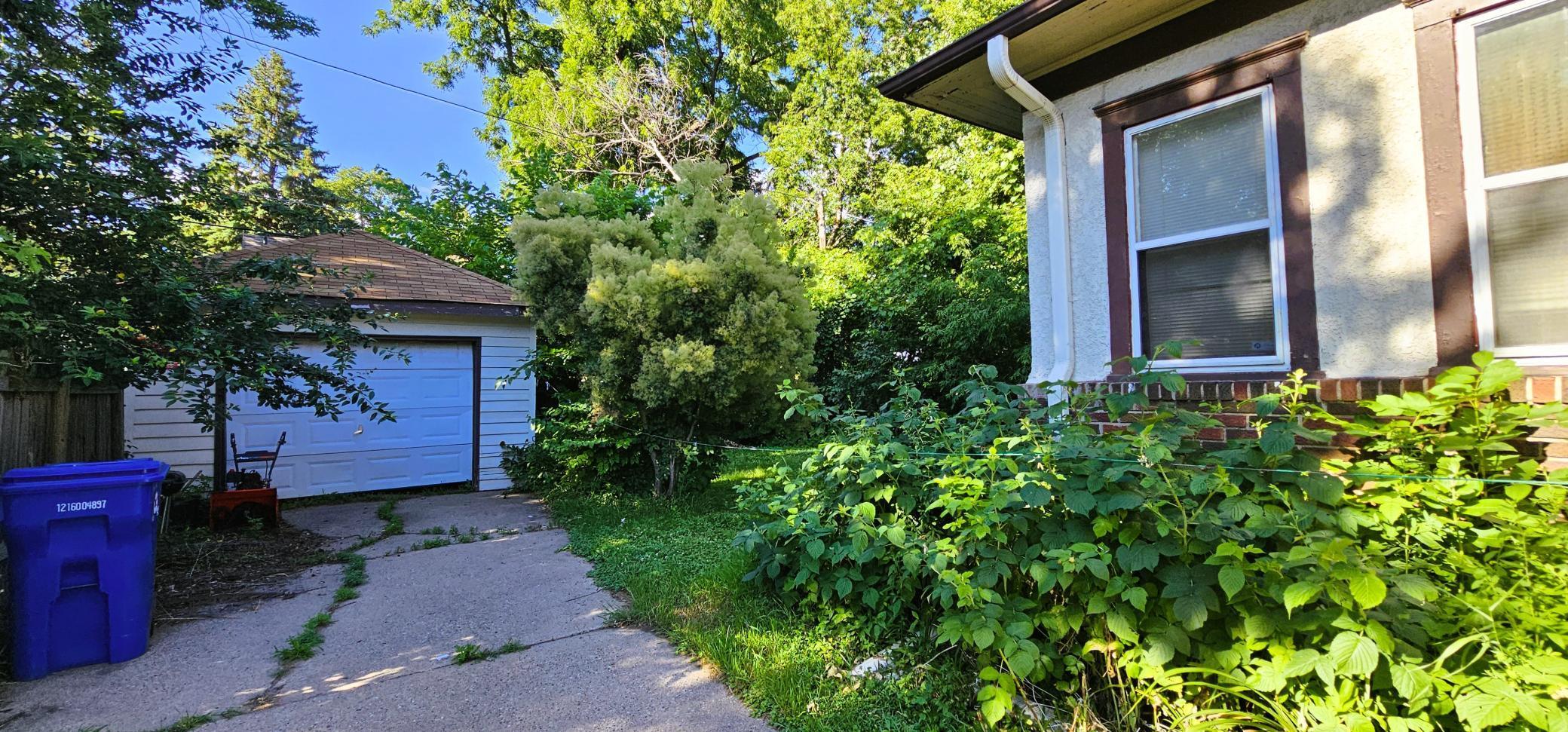 311 George Street W