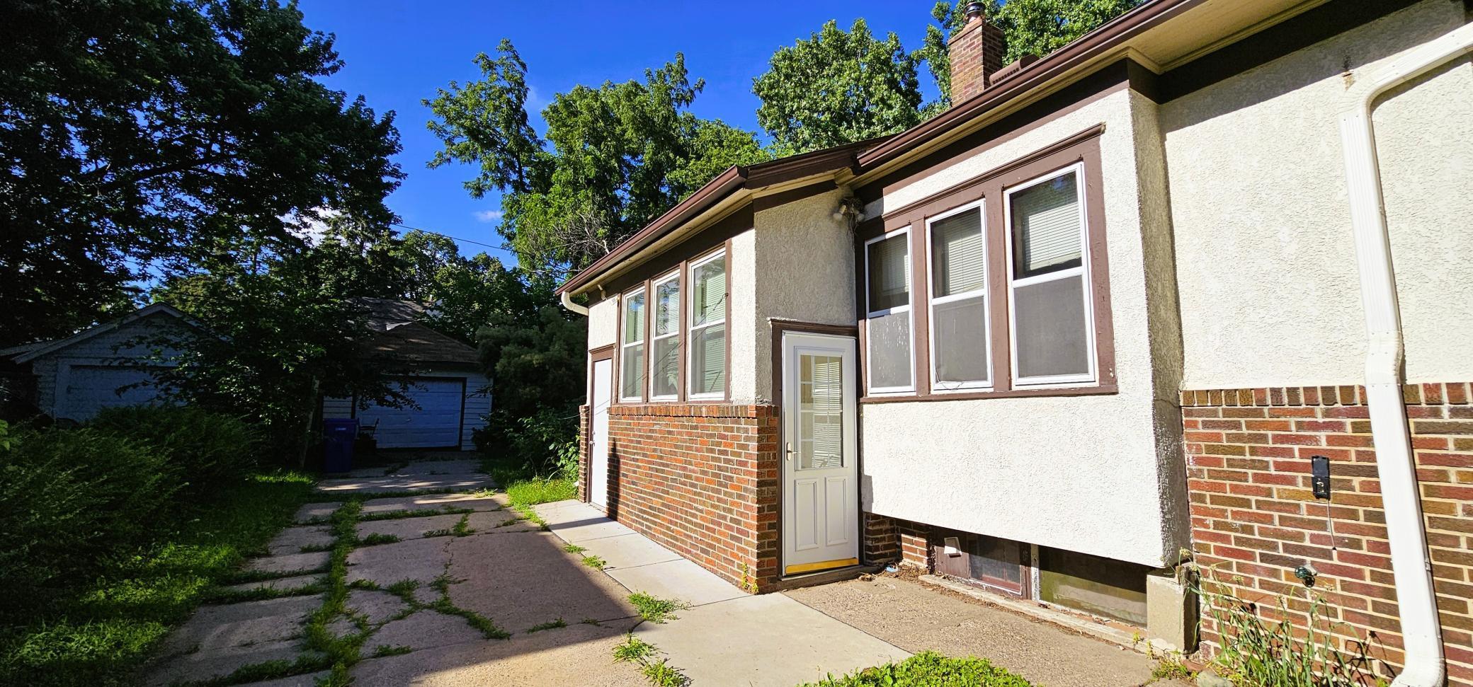 311 George Street W