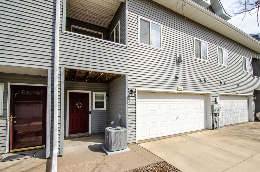 Photo of 660 Kingfisher Lane #I, Woodbury, MN 55125 (MLS # 7049922)